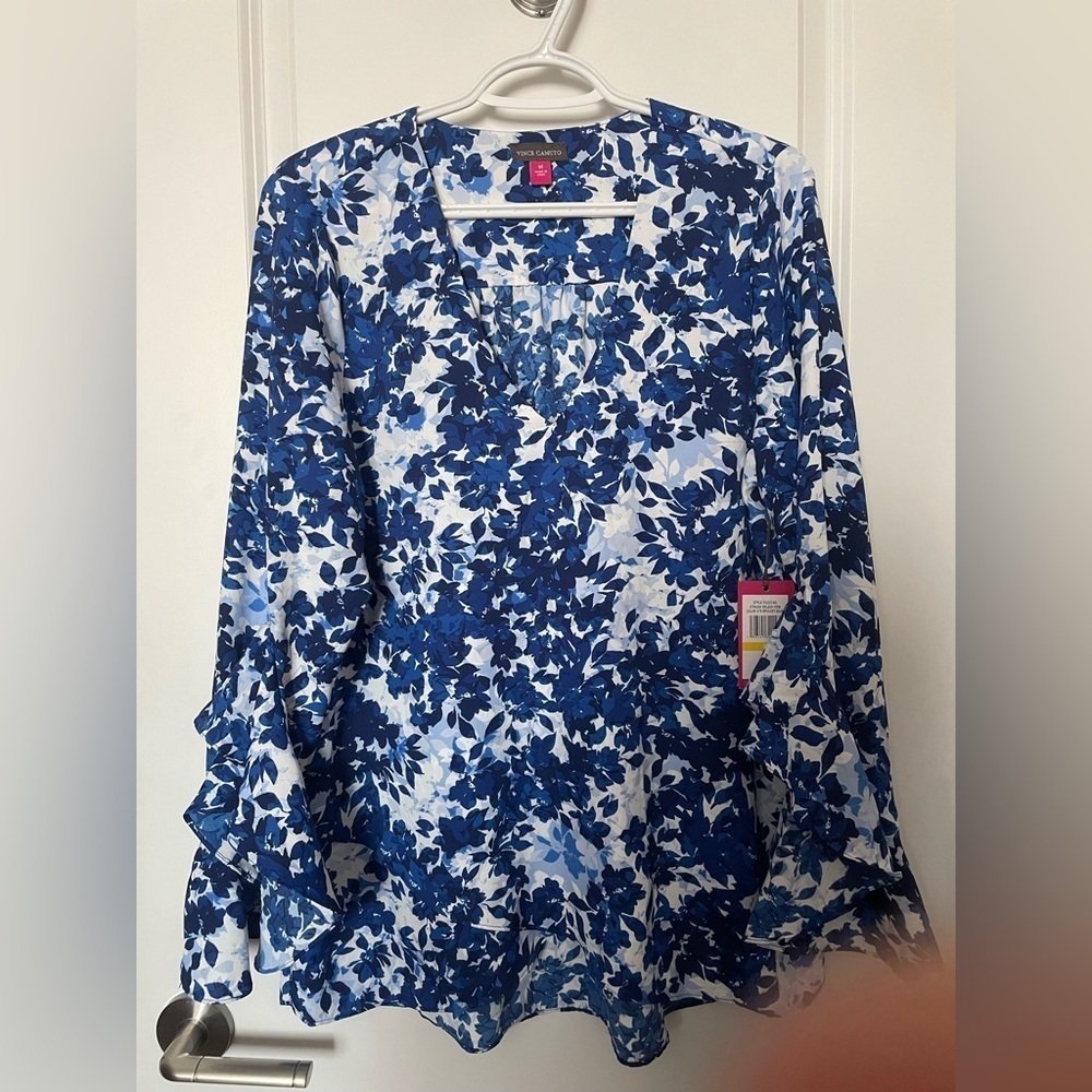Vince Camuto Womens V-Neck Floral Print Flutter Sleeve Blouse Shirt Medium NWT
